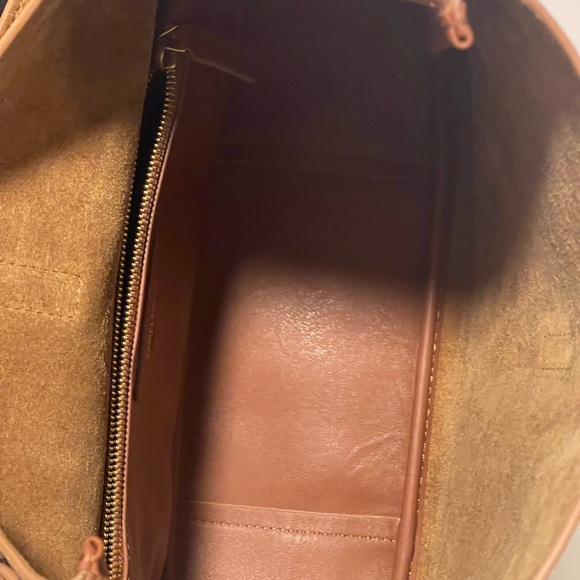 Yves Saint Laurent Suede Le 5 a 7 Supple Shoulder Bag - Picture 10 of 13